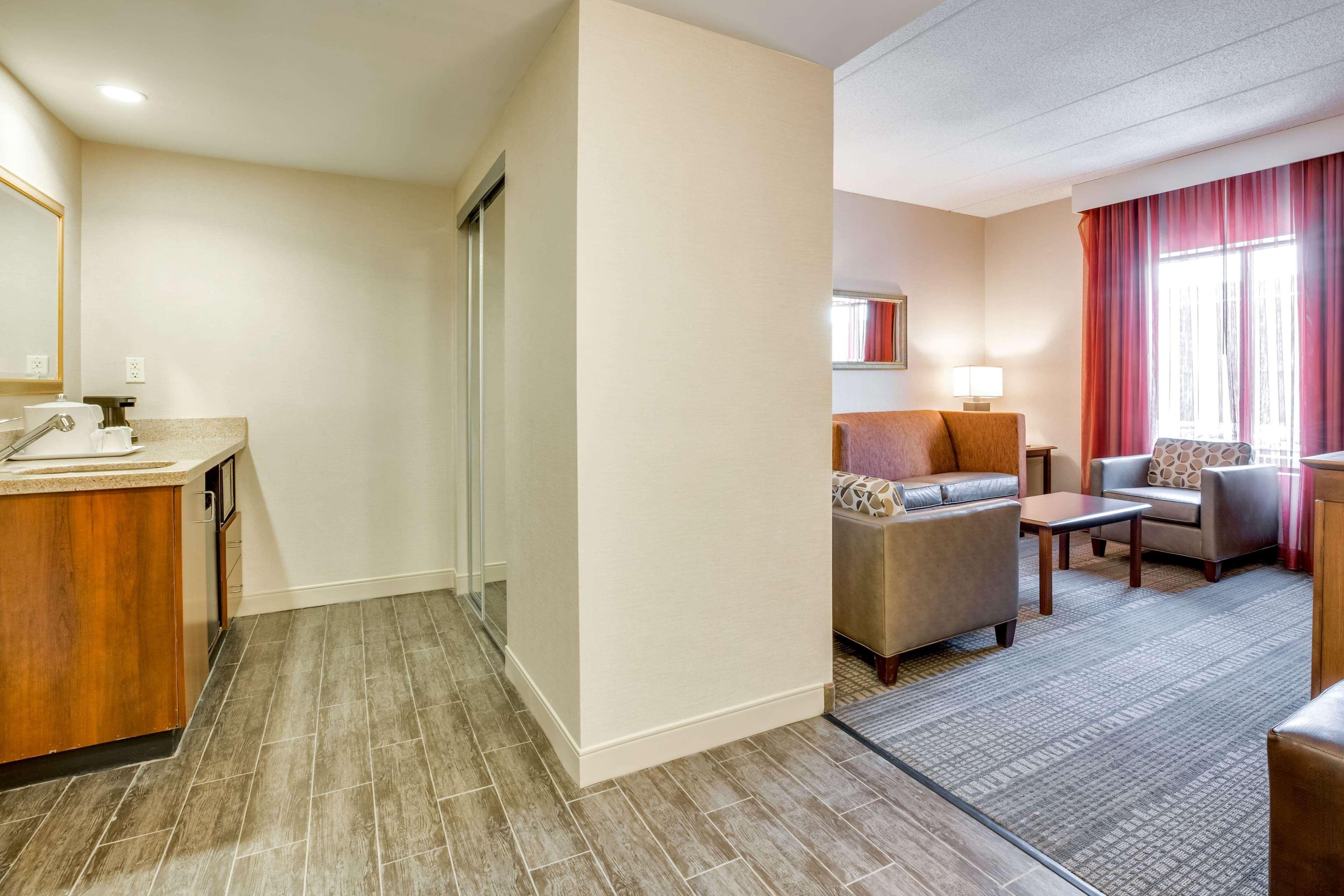 Hampton Inn Boston-Norwood Exterior photo