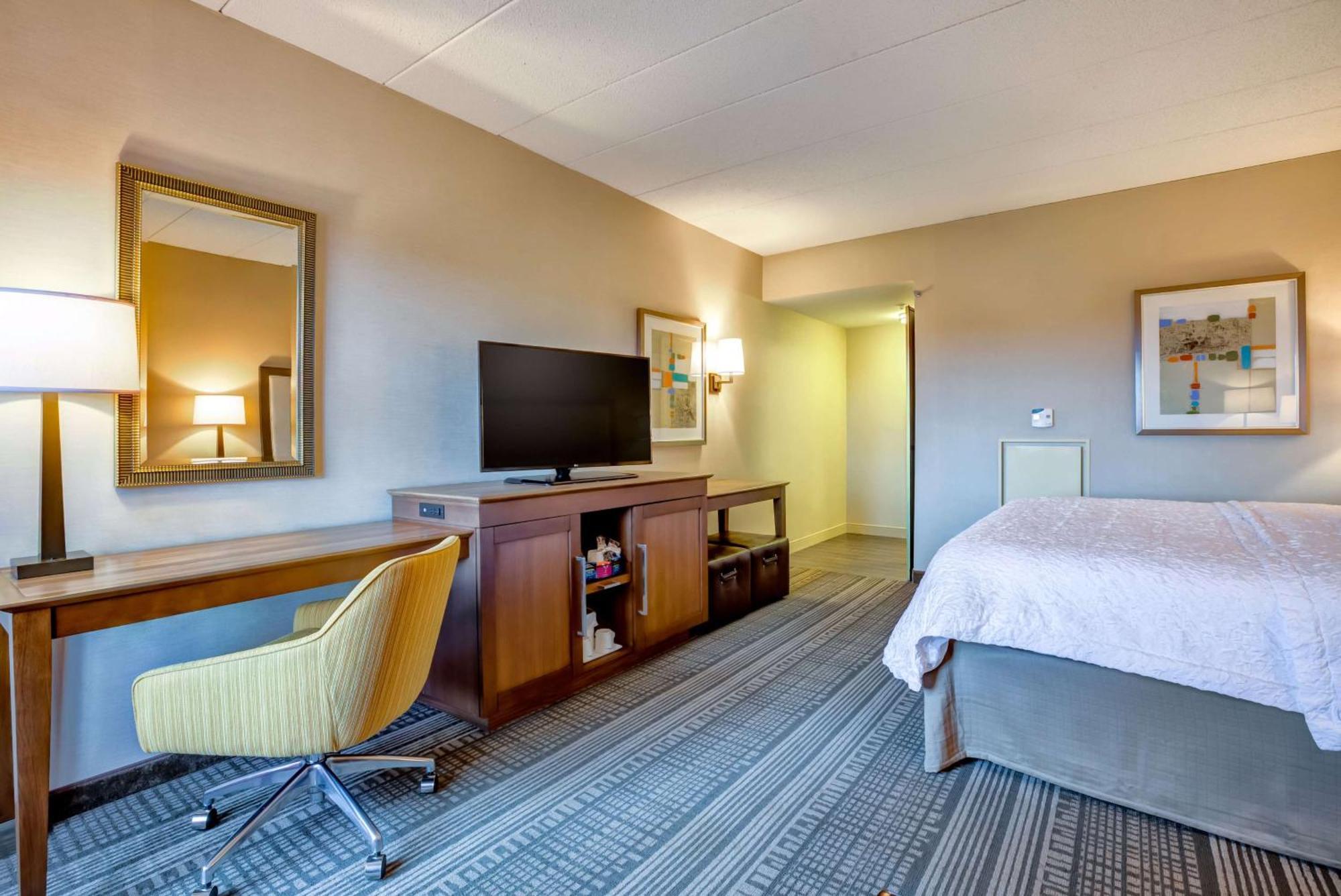 Hampton Inn Boston-Norwood Exterior photo