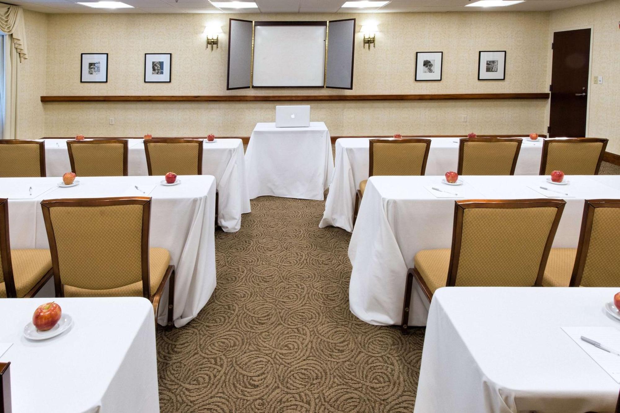 Hampton Inn Boston-Norwood Exterior photo