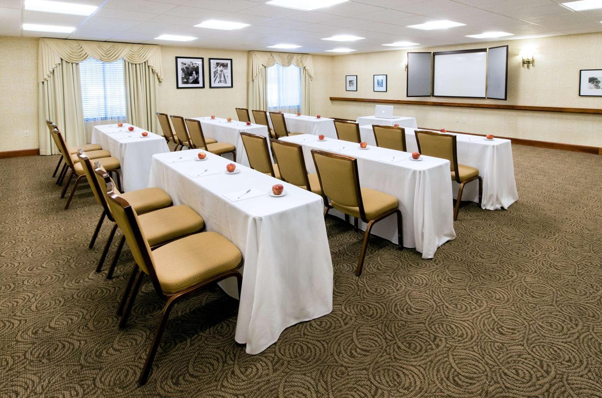 Hampton Inn Boston-Norwood Exterior photo