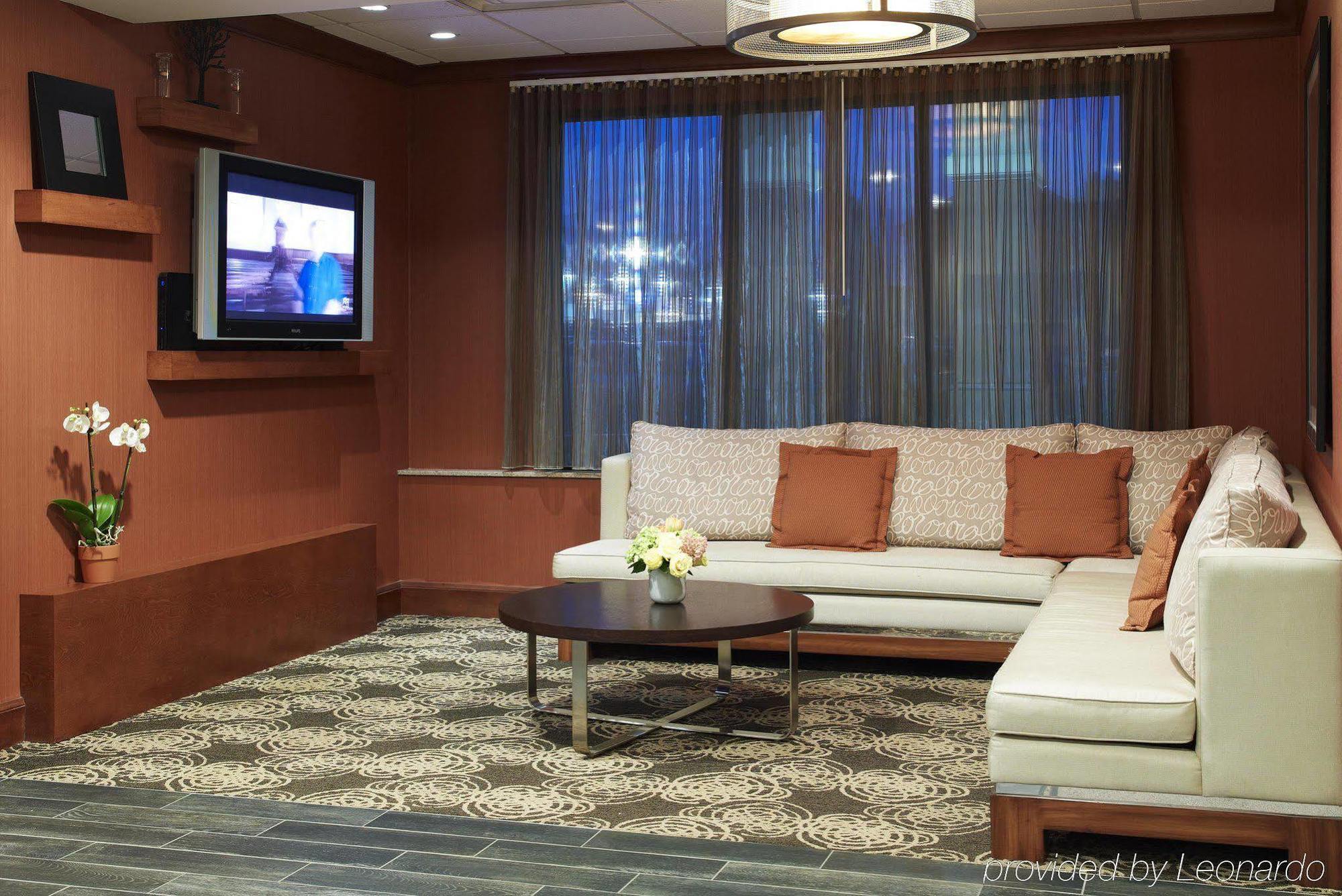Hampton Inn Boston-Norwood Exterior photo